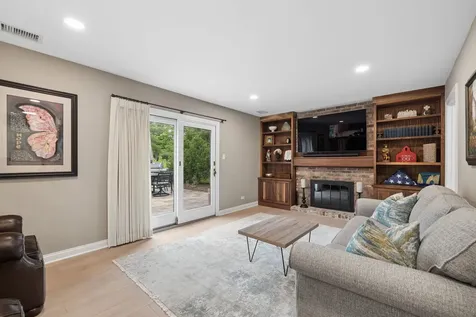 449 Farnham Lane Wheaton IL 60189