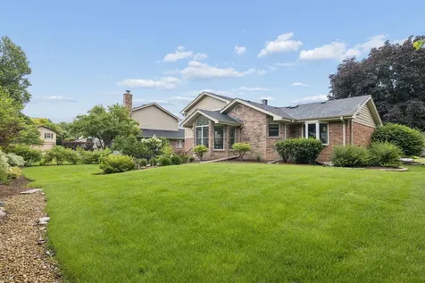 449 Farnham Lane Wheaton IL 60189