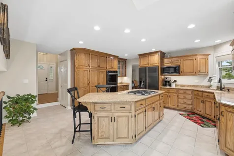 449 Farnham Lane Wheaton IL 60189