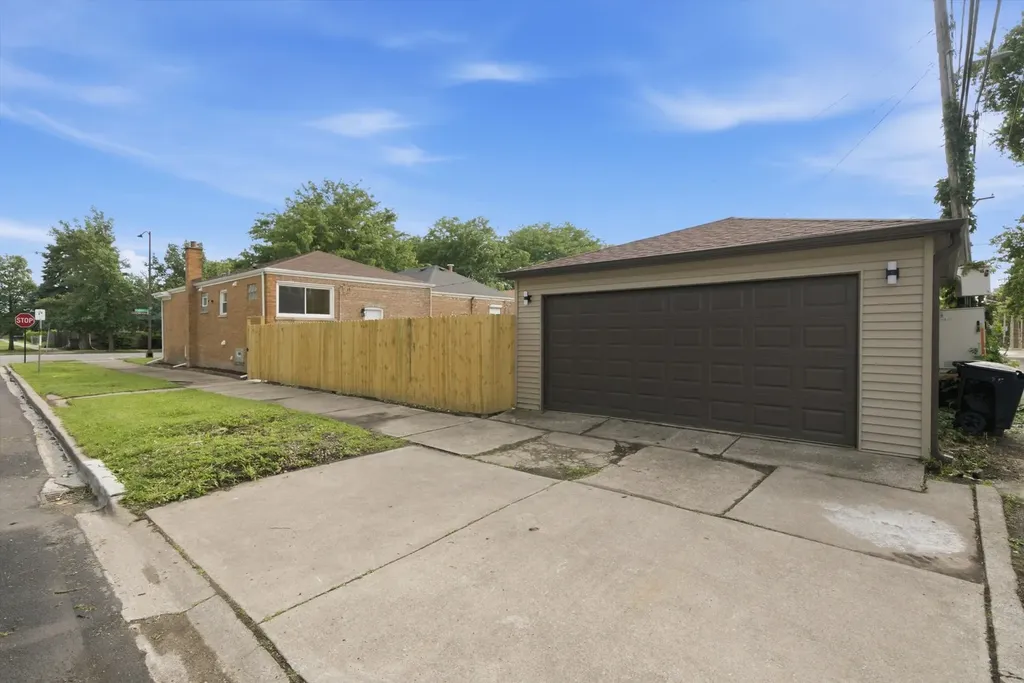 258 East 107th Street Chicago IL 60628