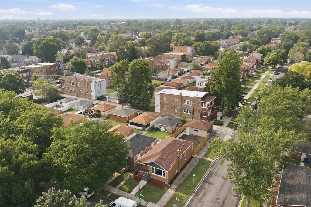 258 East 107th Street Chicago IL 60628