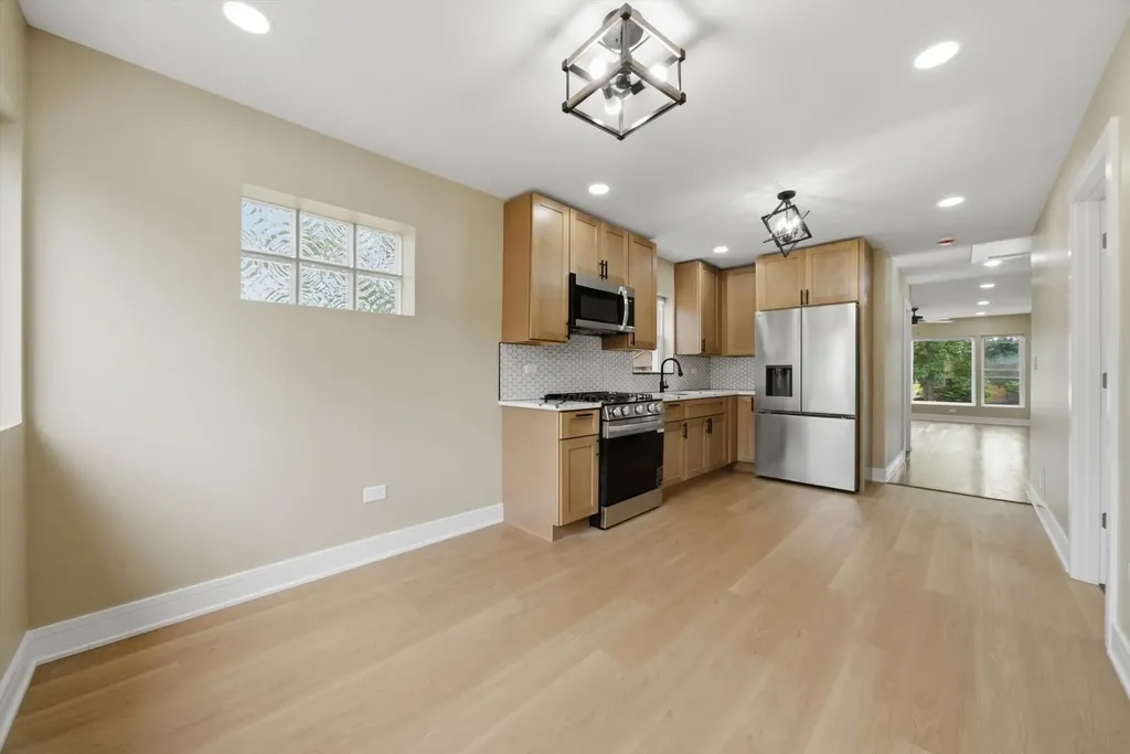 258 East 107th Street Chicago IL 60628