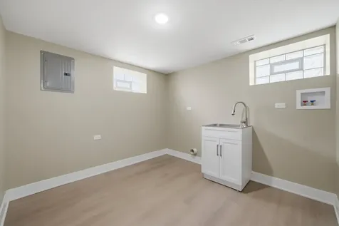 258 East 107th Street Chicago IL 60628