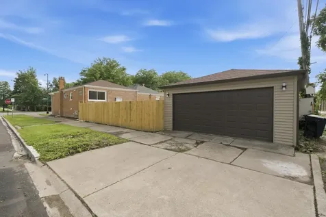 258 East 107th Street Chicago IL 60628