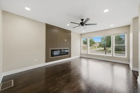 258 East 107th Street Chicago IL 60628