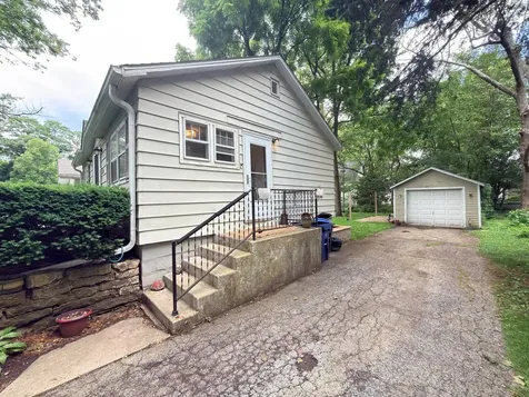 1025 Kendall Street Geneva IL 60134