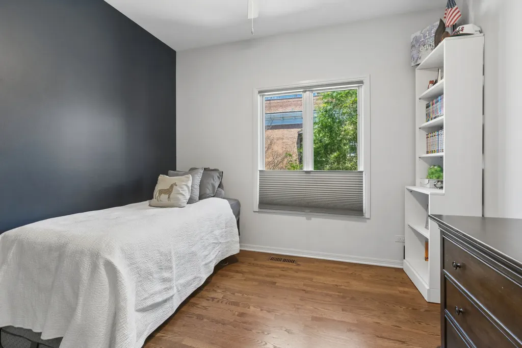 453 West Blackhawk Street Chicago IL 60610