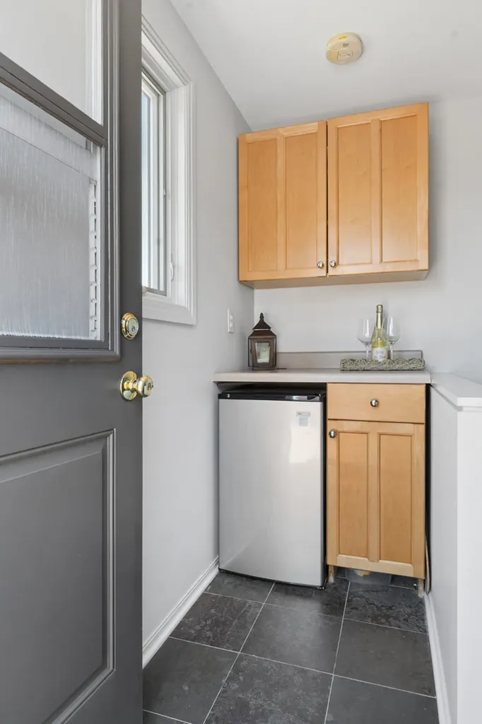 453 West Blackhawk Street Chicago IL 60610