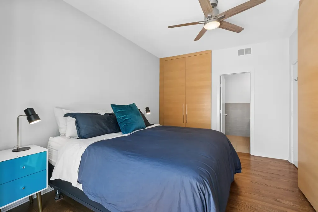 453 West Blackhawk Street Chicago IL 60610