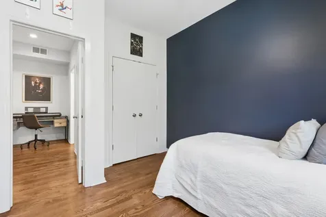 453 West Blackhawk Street Chicago IL 60610