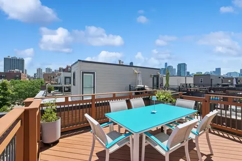 453 West Blackhawk Street Chicago IL 60610
