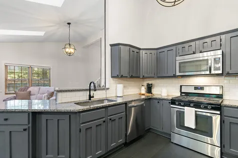 609 River Bluff Drive Carpentersville IL 60110