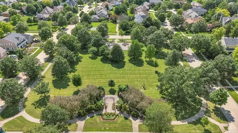 2701 Summerhill Lane Champaign IL 61822