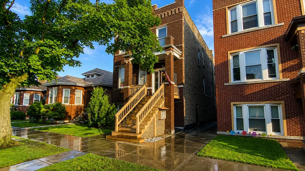 4833 West Montana Street Chicago IL 60639