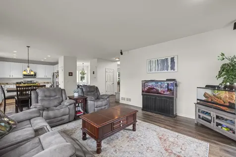 910 Marble Court Volo IL 60073