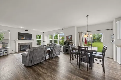 910 Marble Court Volo IL 60073