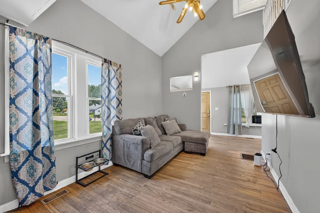 1149 South Spencer Street Aurora IL 60505