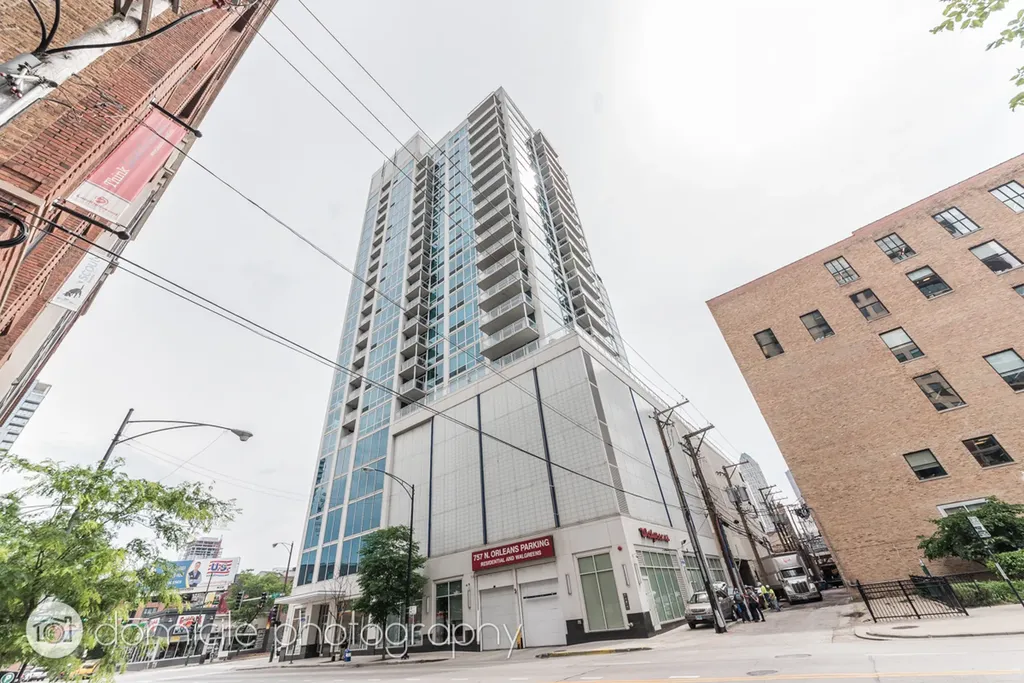 757 North Orleans Street Chicago IL 60654