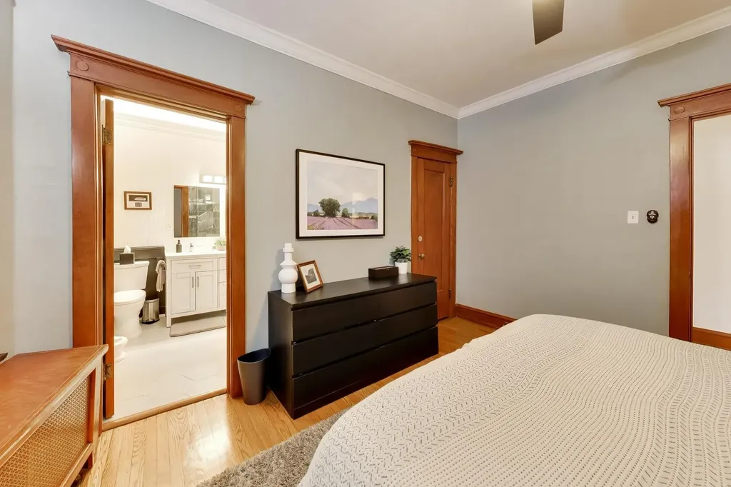 5525 South Cornell Avenue Chicago IL 60637