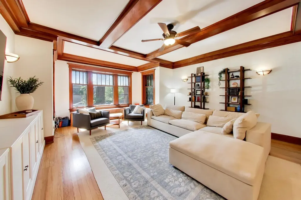 5525 South Cornell Avenue Chicago IL 60637