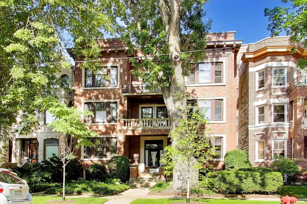 5525 South Cornell Avenue Chicago IL 60637