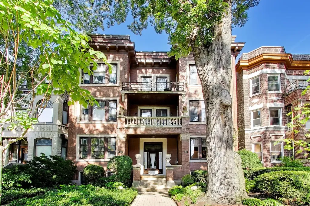 5525 South Cornell Avenue Chicago IL 60637