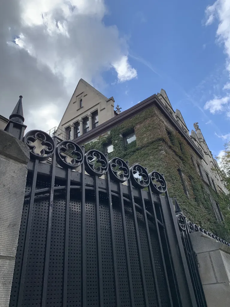 5525 South Cornell Avenue Chicago IL 60637