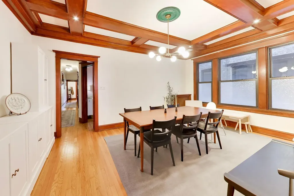 5525 South Cornell Avenue Chicago IL 60637