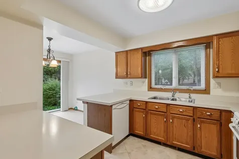 2109 North Charter Point Drive Arlington Heights IL 60004