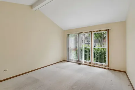 2109 North Charter Point Drive Arlington Heights IL 60004