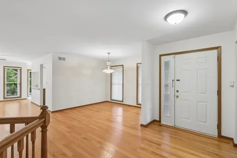 2109 North Charter Point Drive Arlington Heights IL 60004