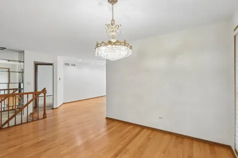 2109 North Charter Point Drive Arlington Heights IL 60004