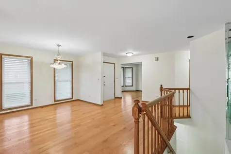 2109 North Charter Point Drive Arlington Heights IL 60004