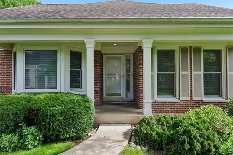 2109 North Charter Point Drive Arlington Heights IL 60004