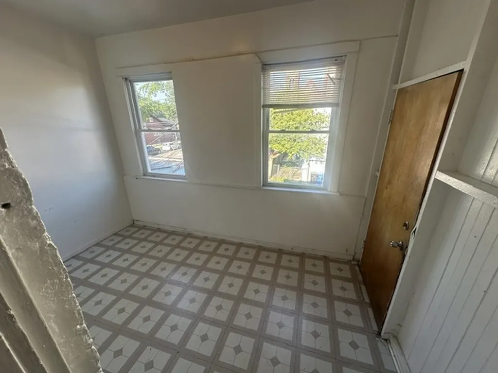 1506 North Mayfield Avenue Chicago IL 60651