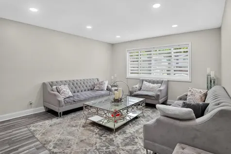 9447 Meadow Lane Des Plaines IL 60016