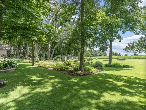 1912 Whispering Oaks Lane Sugar Grove IL 60554
