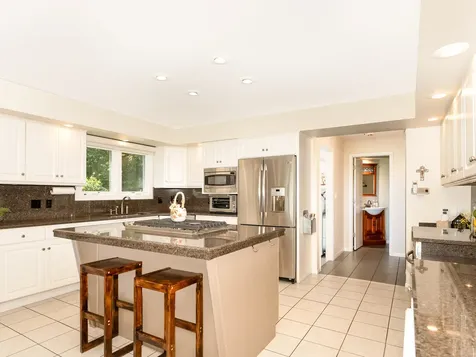 1912 Whispering Oaks Lane Sugar Grove IL 60554