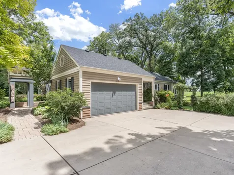 1912 Whispering Oaks Lane Sugar Grove IL 60554