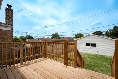 2716 East Avenue Berwyn IL 60402