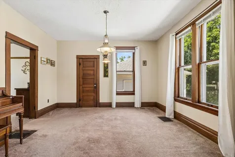805 Clay Street Woodstock IL 60098