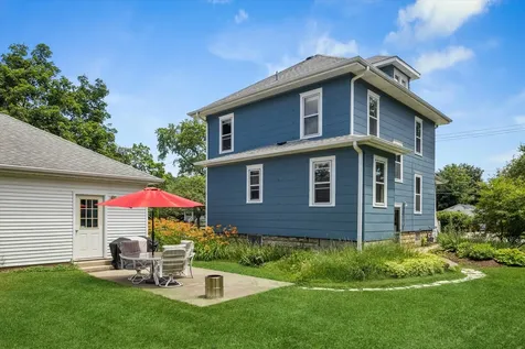 805 Clay Street Woodstock IL 60098
