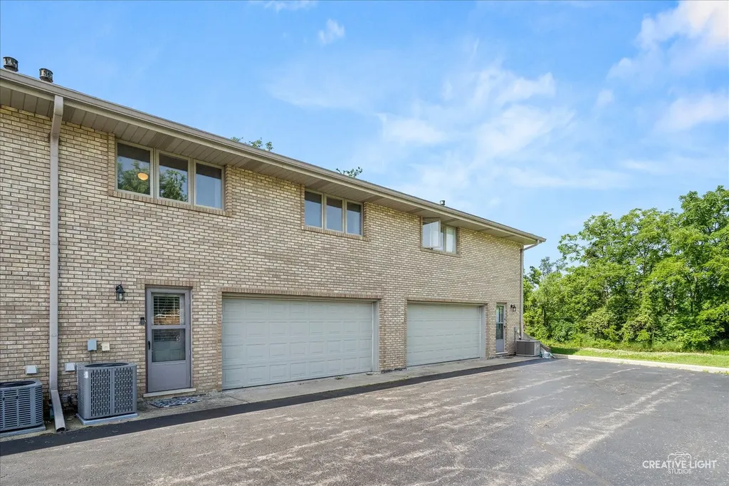 8316 Woodland Drive Darien IL 60561