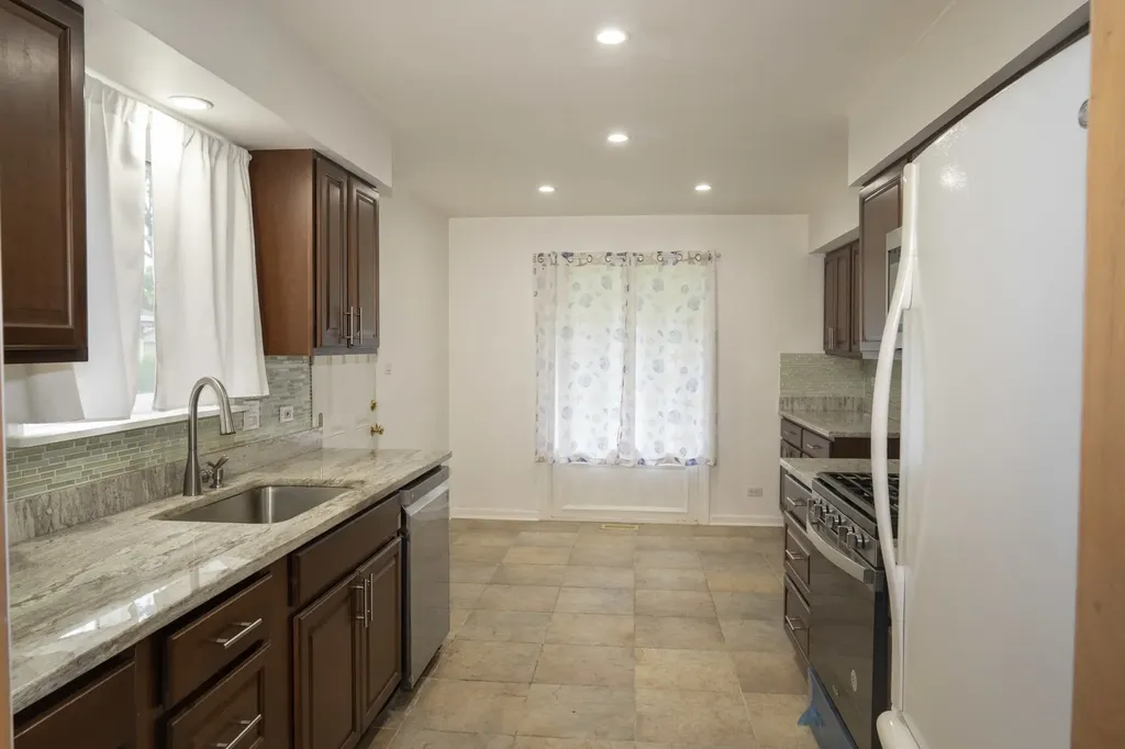 10025 Bronx Avenue Skokie IL 60077