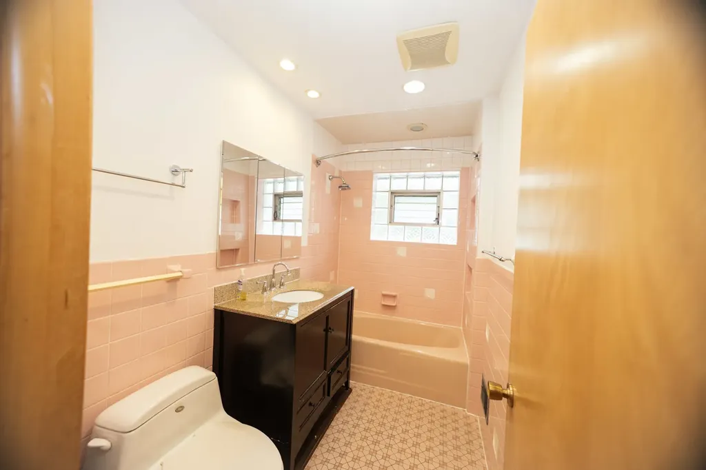 10025 Bronx Avenue Skokie IL 60077