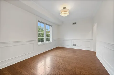 2536 Mcdaniel Avenue Evanston IL 60201