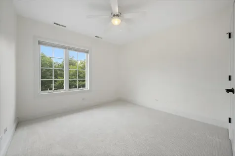 2536 Mcdaniel Avenue Evanston IL 60201