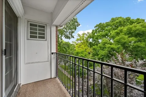 2536 Mcdaniel Avenue Evanston IL 60201