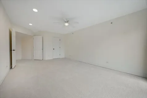 2536 Mcdaniel Avenue Evanston IL 60201