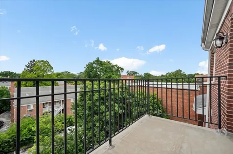 2536 Mcdaniel Avenue Evanston IL 60201